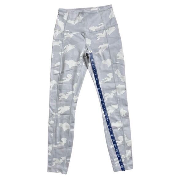 COLORFULKOALA Women's White Gray Camo Yogalicious Workout Legging Size Small - Picture 7 of 7